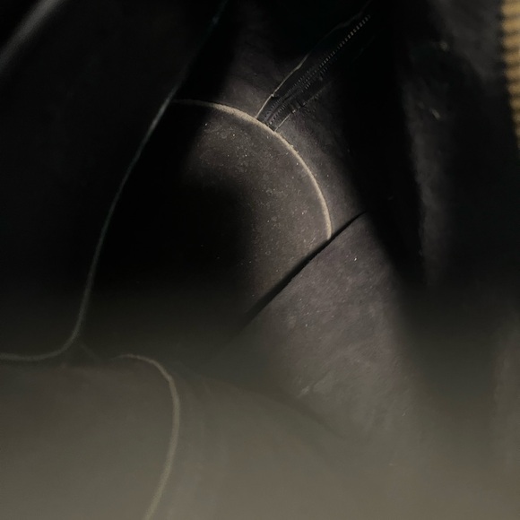 Vintage Large Coach Black Leather Bag with Brass Details.. - Picture 7 of 8